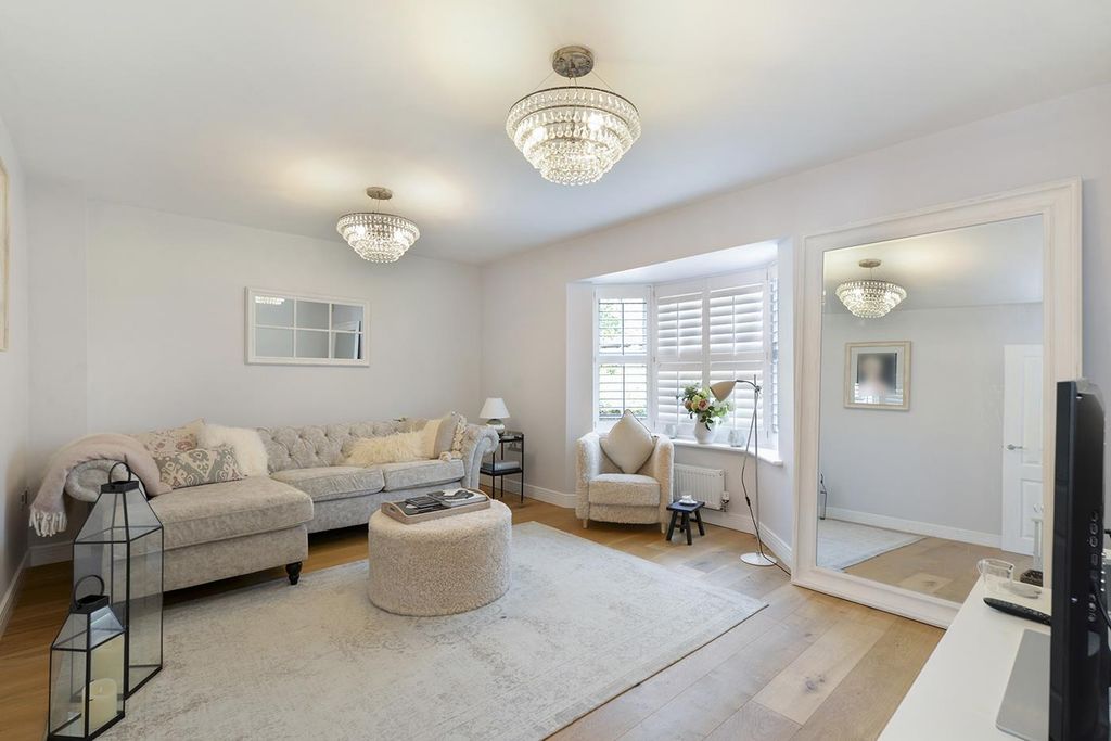 Property photo 2 of 24 Living Room