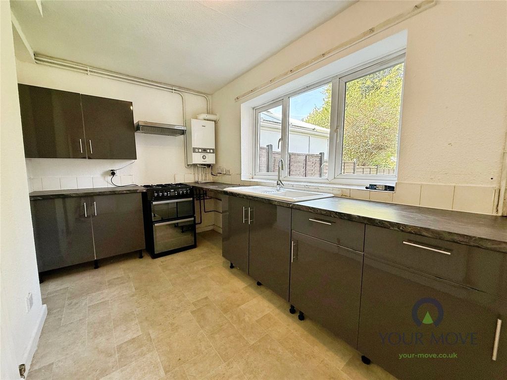 Property photo 2 of 9 Kitchen