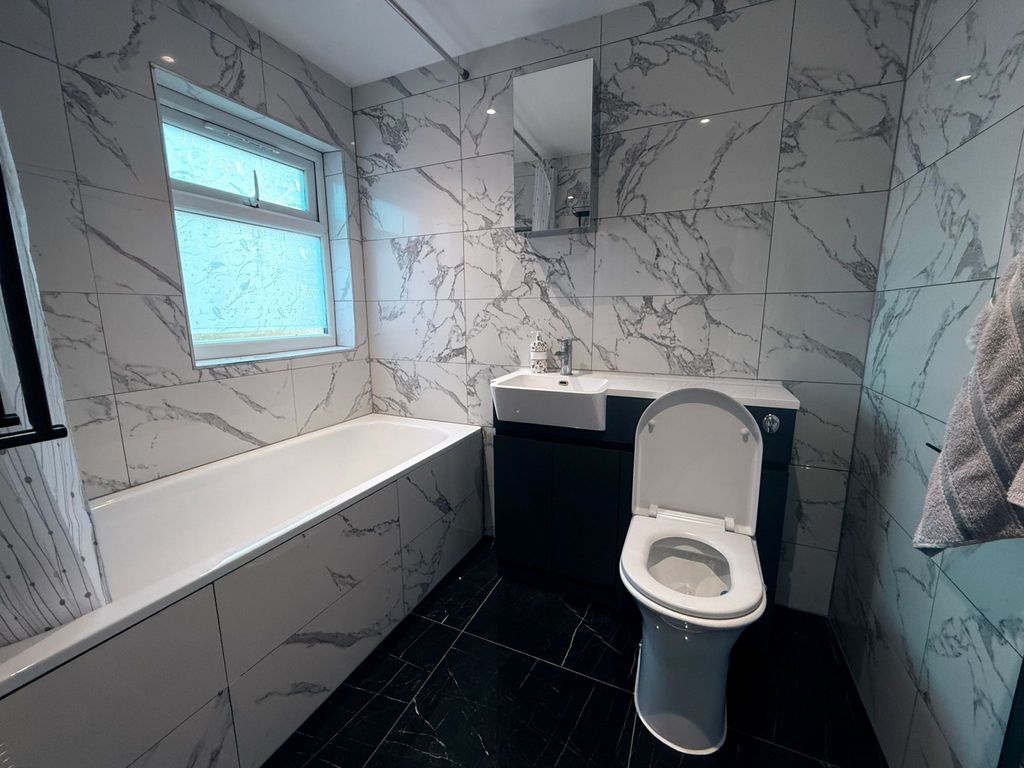 Property photo 2 of 7 Gallery