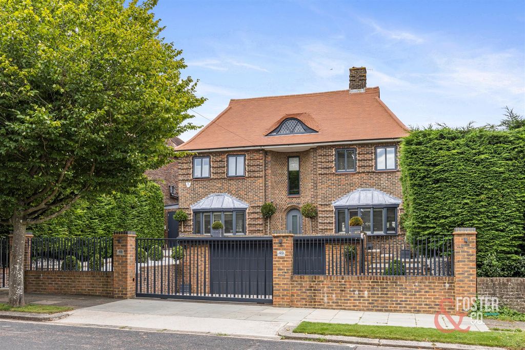 Property photo 1 of 38 Tongdean Avenue, 49-032.Jpg