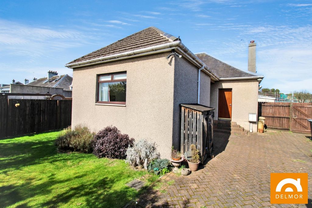 Property photo 2 of 22