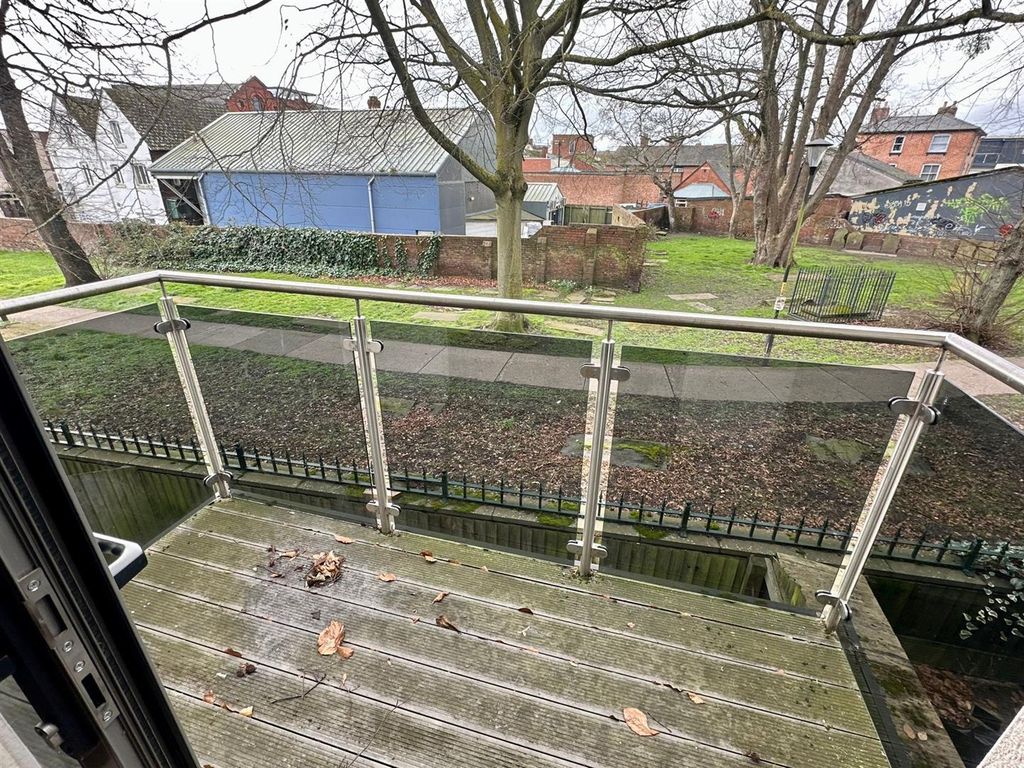 Property photo 3 of 13