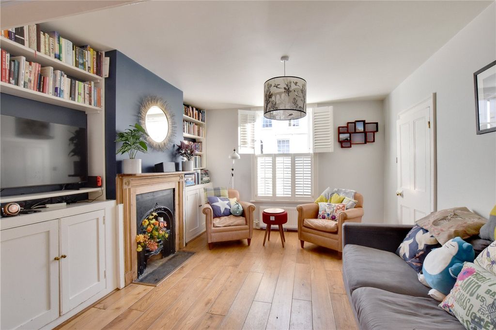 Property photo 2 of 25 Picture No. 15