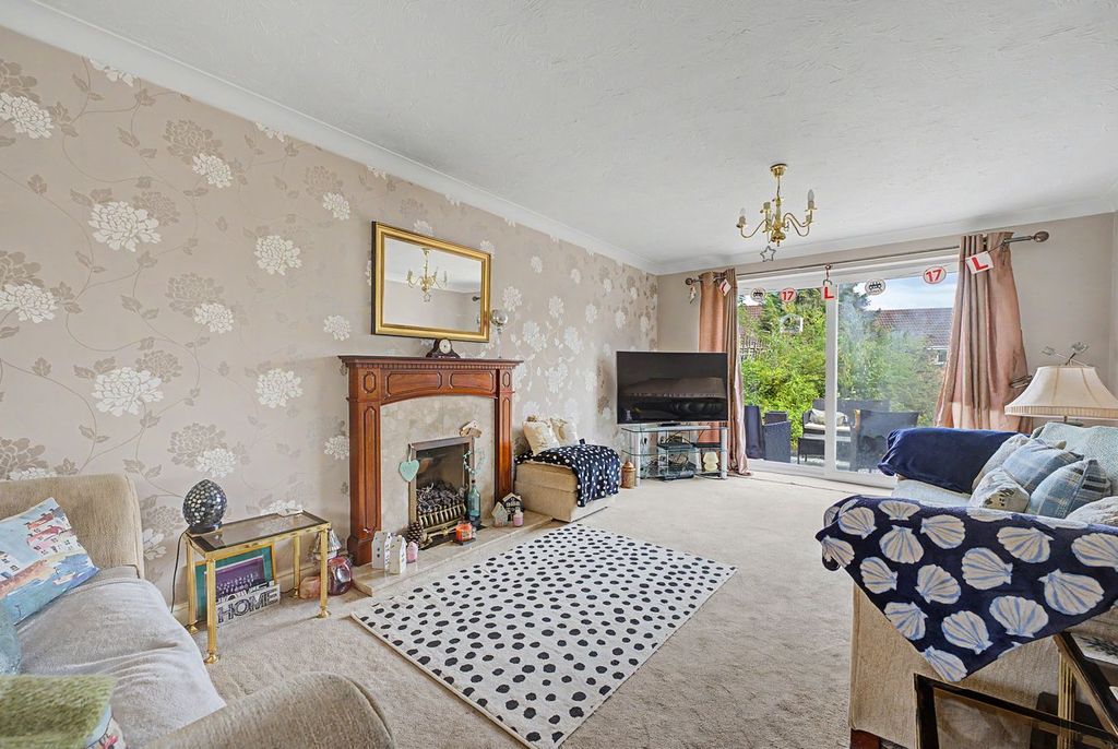 Property photo 2 of 23