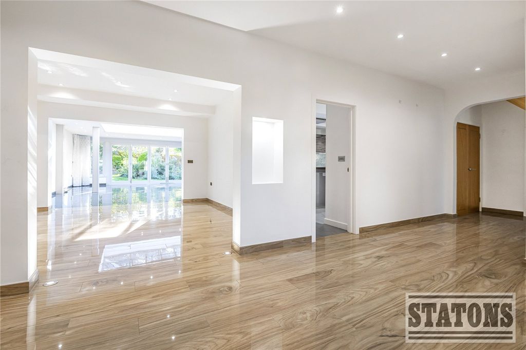 Property photo 3 of 23 Picture No. 57