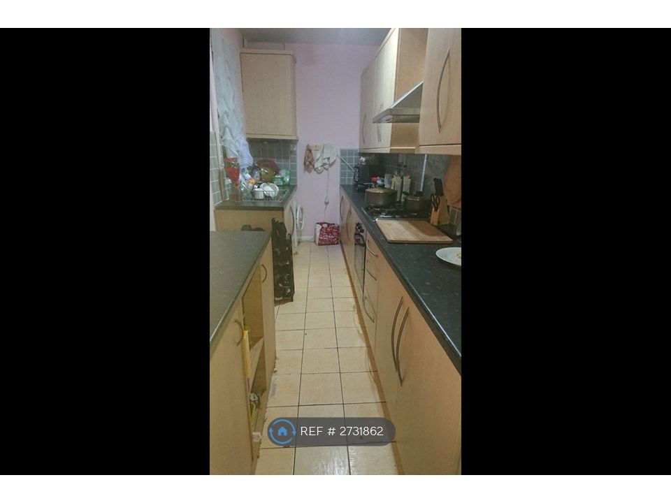 Property photo 3 of 5 Kitchen