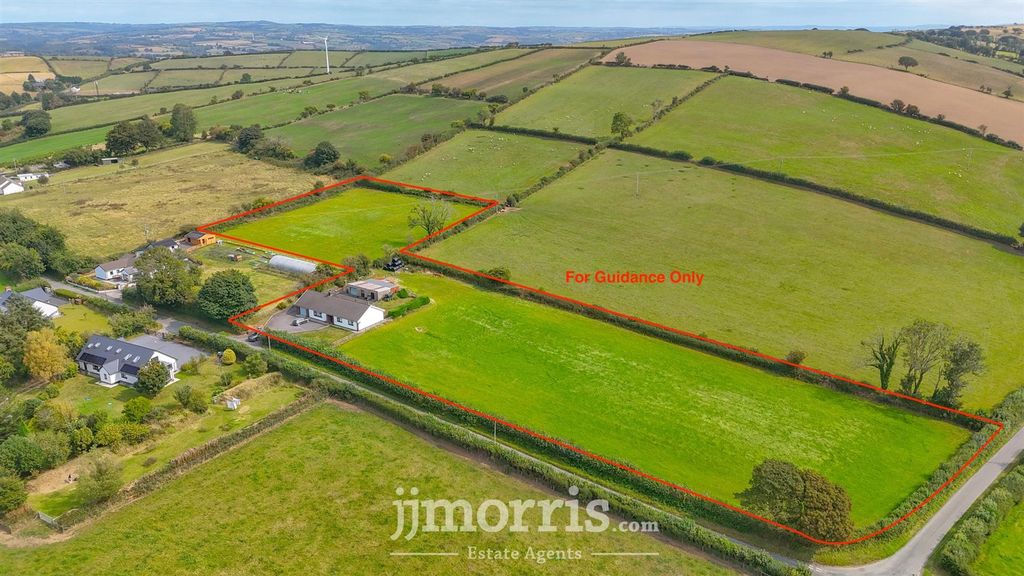 Property photo 1 of 31 Fa9187B9-De28-43C4-Acb2-76D2A2E77E57.Jpeg