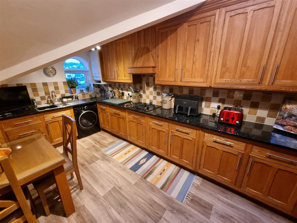Additional image 5 of 3 bed flat for saleWestern Road, Launceston PL15