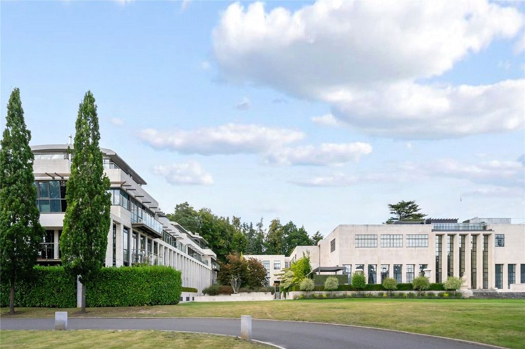 Property photo 1 of 13 Front Exterior