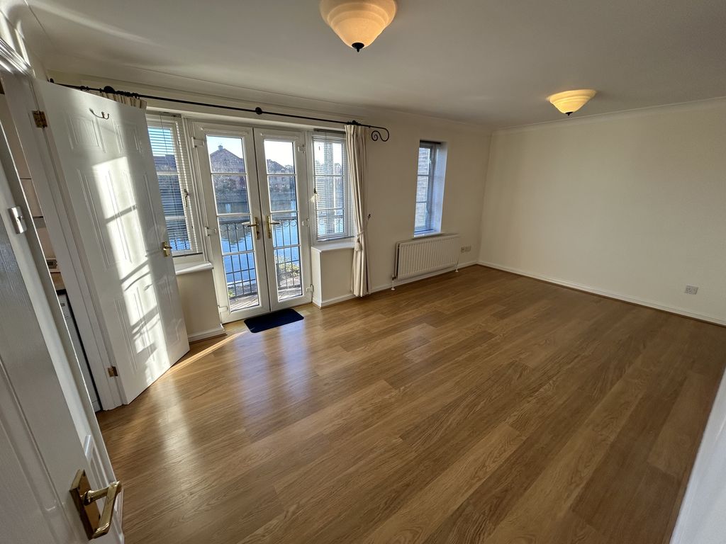 Property photo 2 of 19 Lounge A