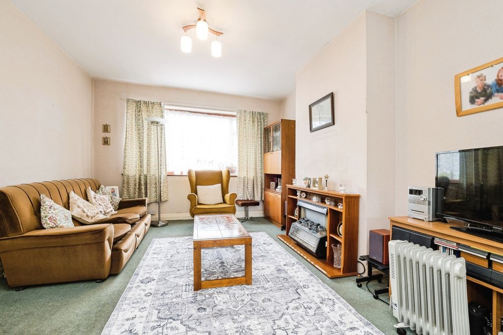 Property photo 3 of 19 Pbox-Img.Jpg