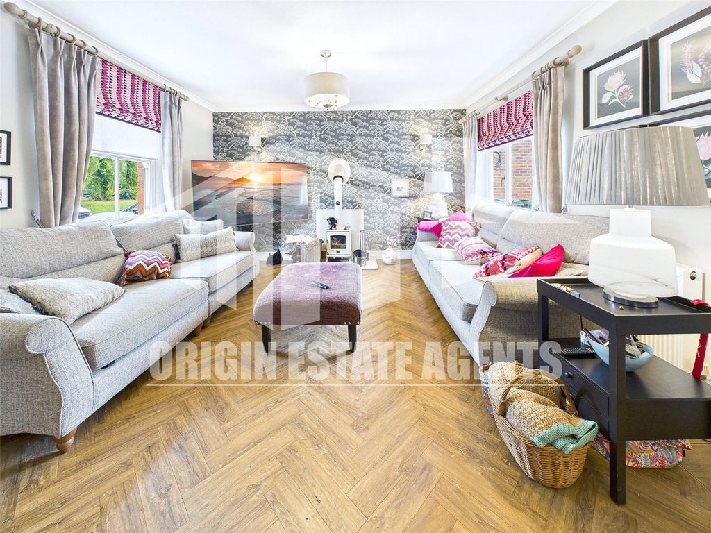 Property photo 2 of 23 Picture No. 04