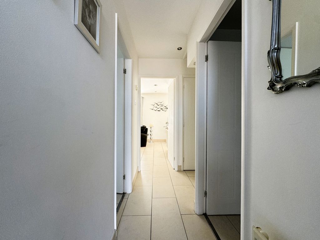 Property photo 2 of 17 Photo 16