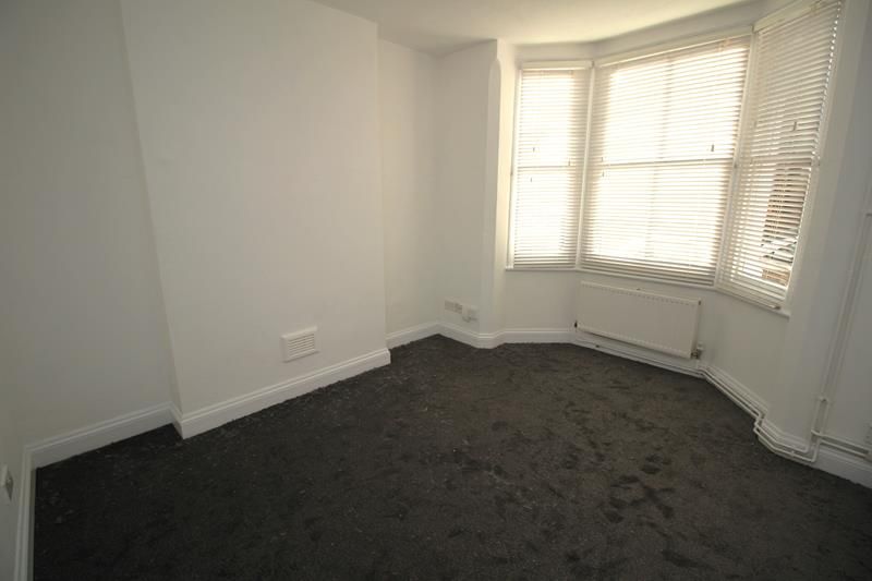 Property photo 3 of 8 Lounge 1