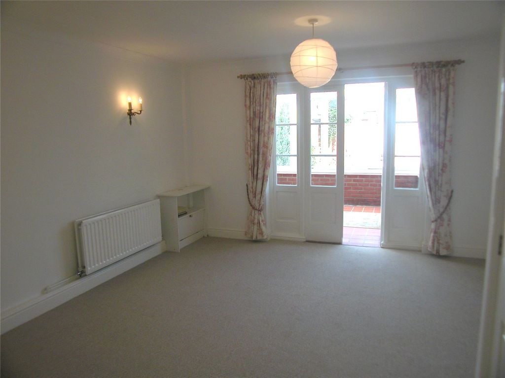 Property photo 2 of 5 Living Room