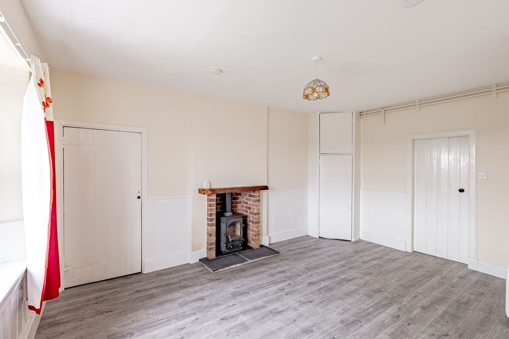 Property photo 2 of 26