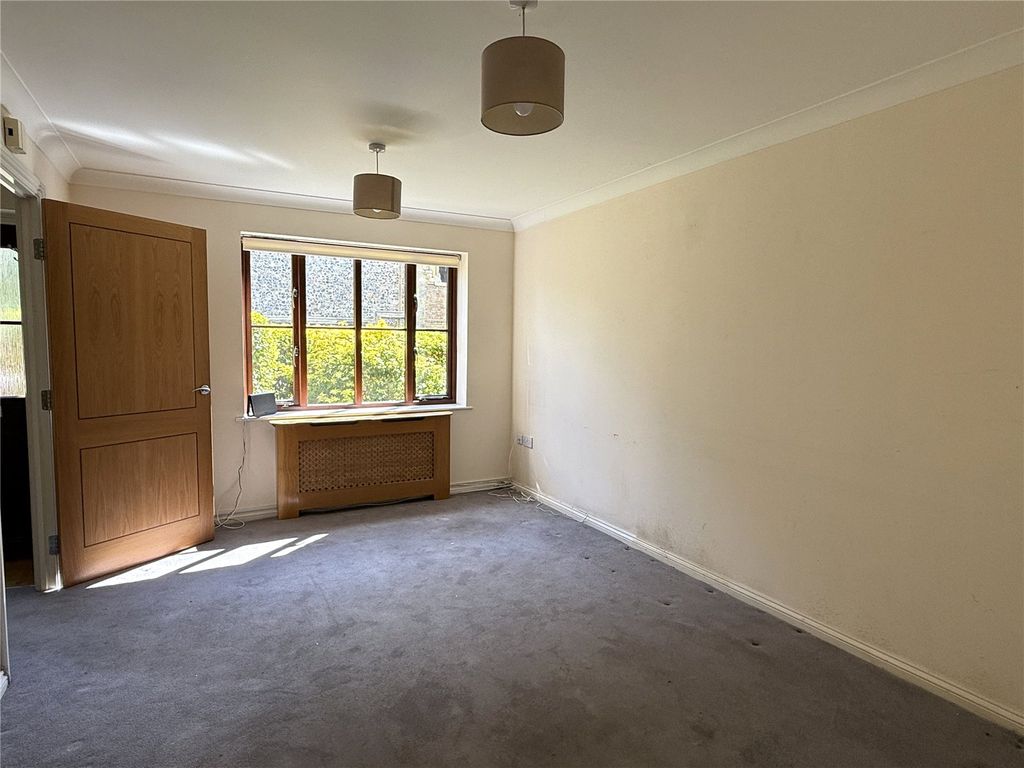 Property photo 2 of 13 Picture No. 23