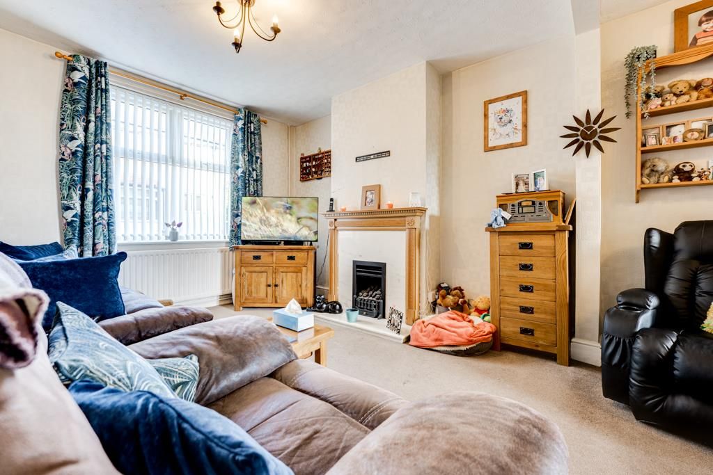 Property photo 3 of 27 8 Crispin Street, Rothwell-19.Jpg