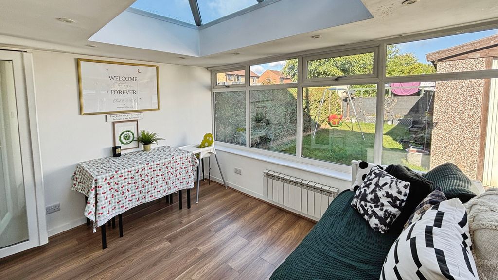 Property photo 2 of 12 Garden Room