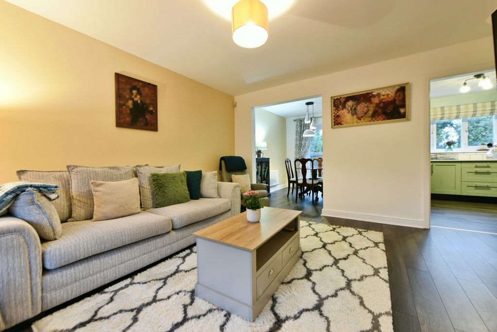 Property photo 2 of 27