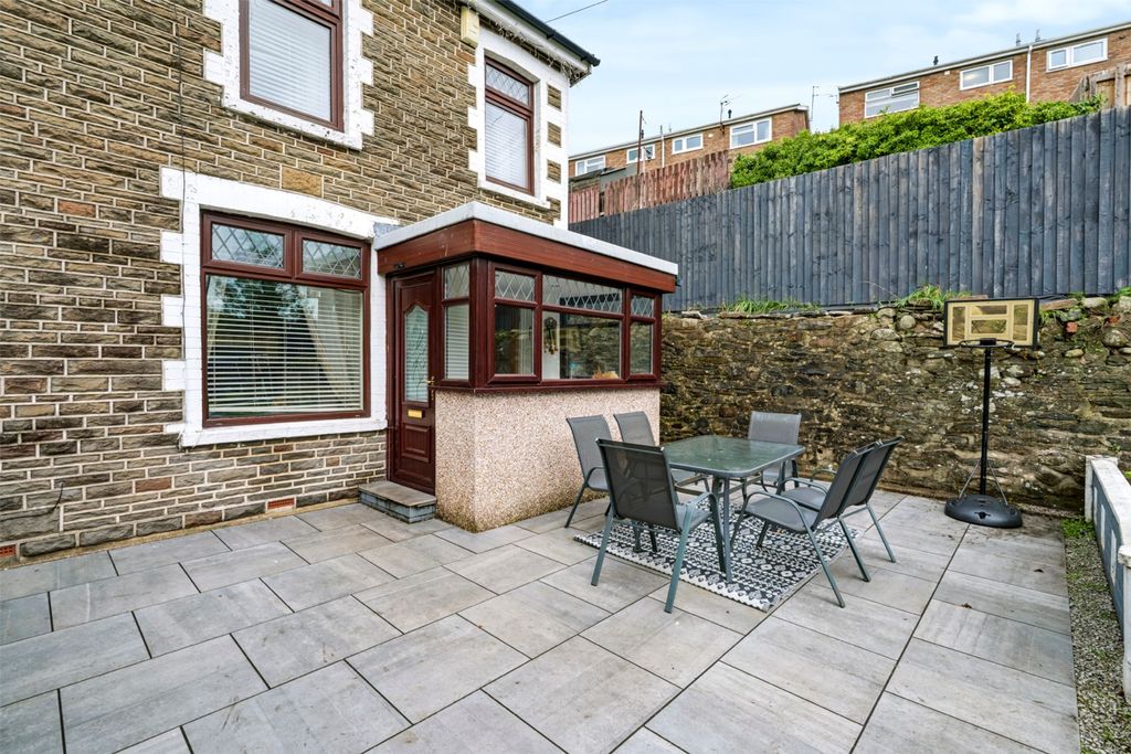 Property photo 3 of 34