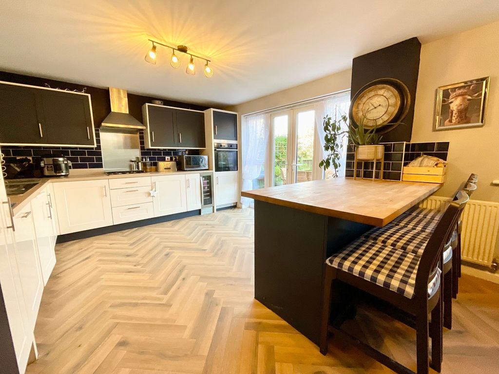 Property photo 2 of 22