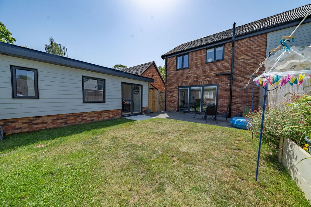 Property photo 2 of 13