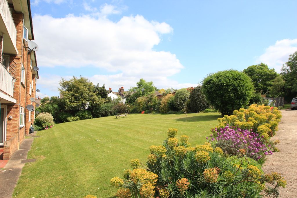 Property photo 1 of 11 Communal Garden