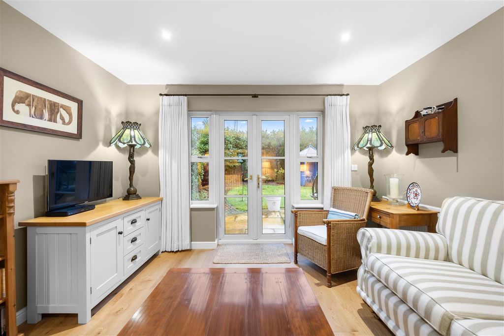 Property photo 3 of 26 Living Room