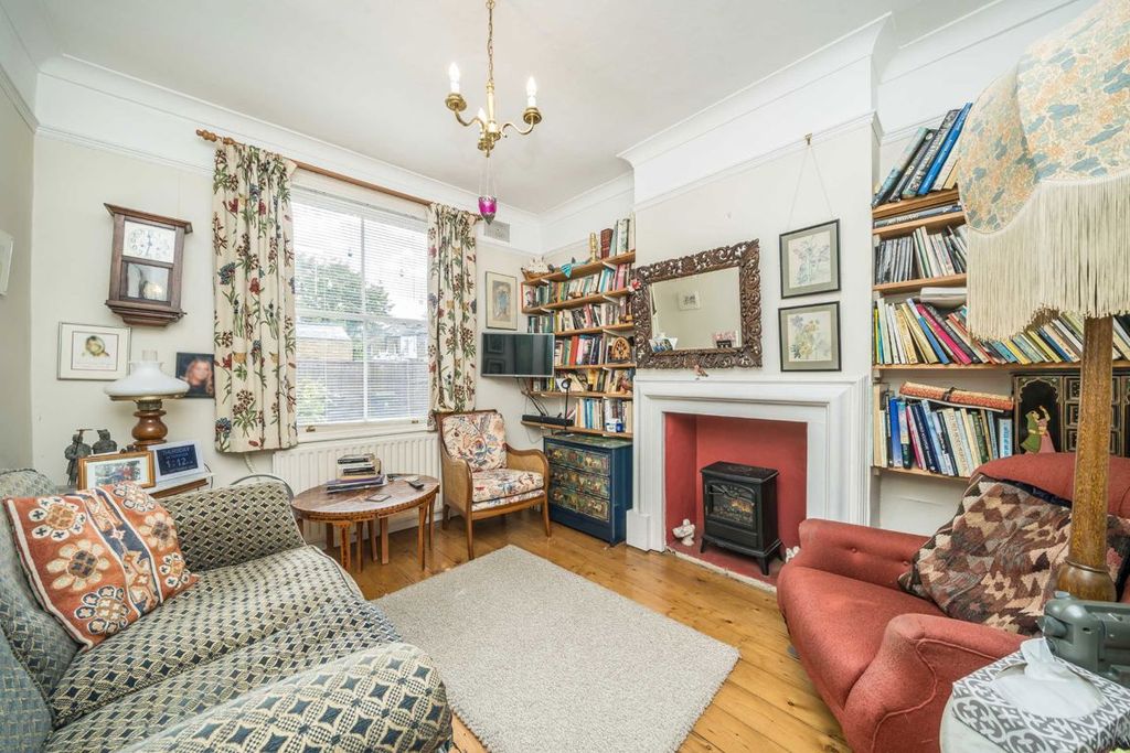 Property photo 2 of 8