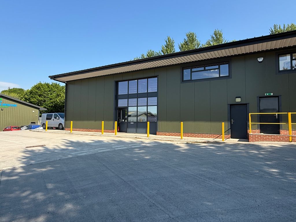 Property photo 2 of 8