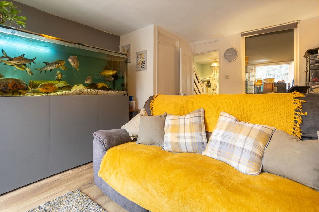 Property photo 3 of 25