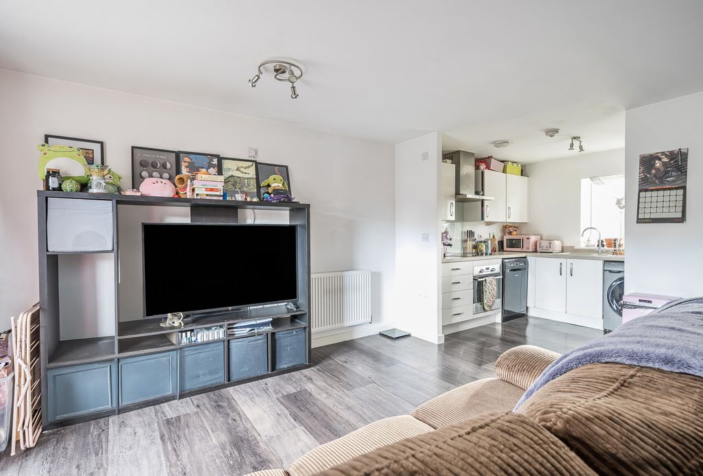Property photo 2 of 11 1357252-9-68d4187...