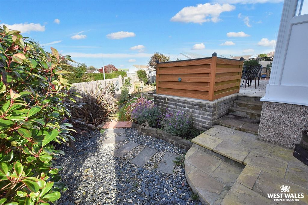 Additional image 15 of 3 bed detached bungalow for saleSilverstream Drive, Hakin, Milford Haven SA73