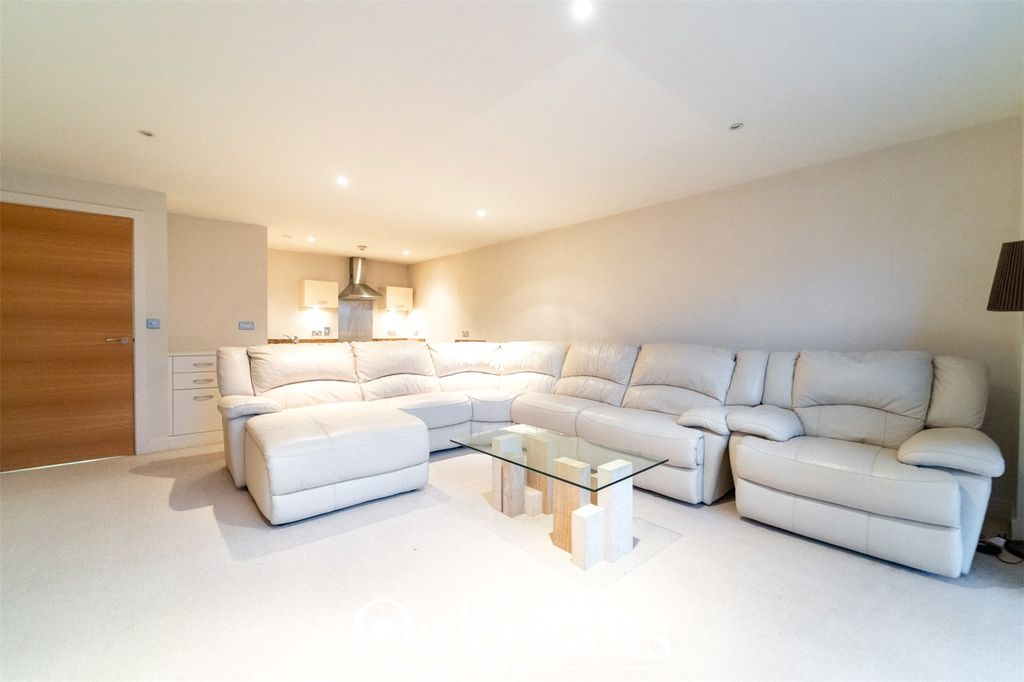 Property photo 3 of 23 Picture No. 12