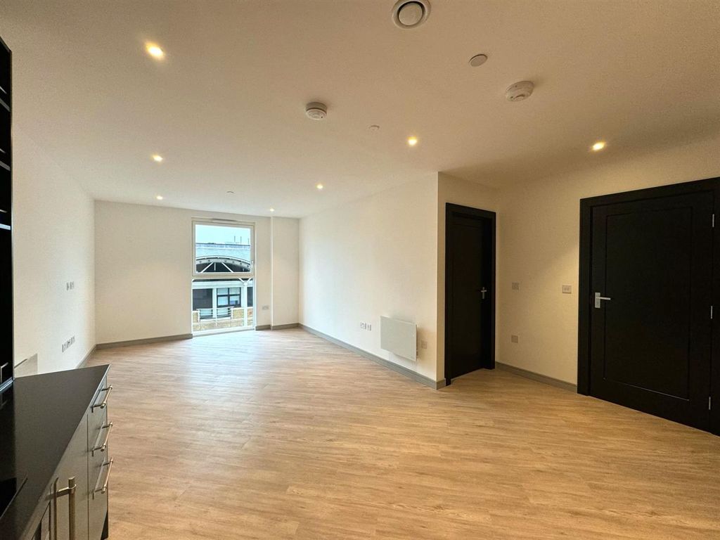 Property photo 3 of 26 Living Room Pic 1.Jpg