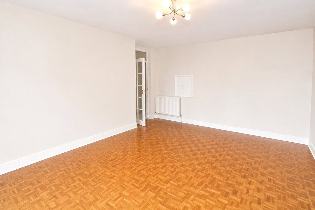 Property photo 3 of 5 Picture No. 11