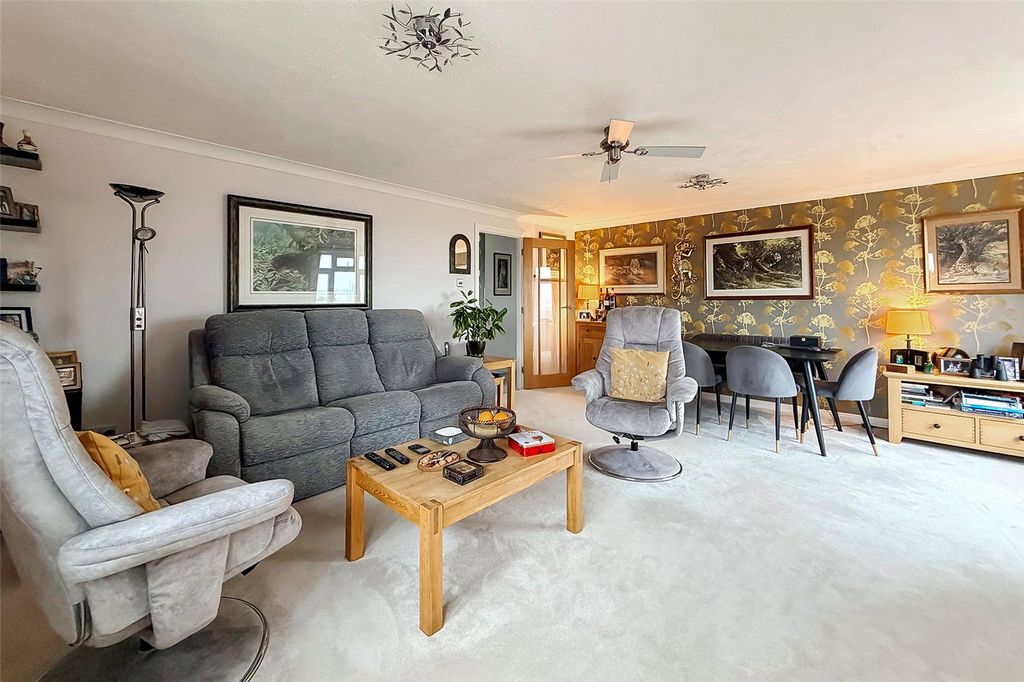 Property photo 3 of 20 Picture No. 33