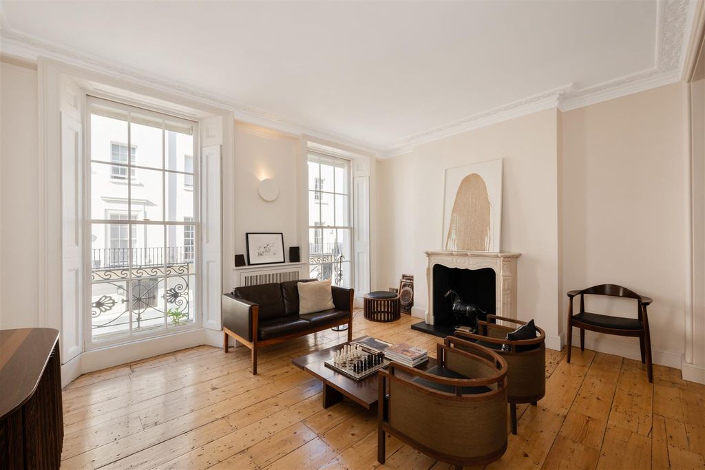 Property photo 2 of 21 9 Chester Row Hi-15.Jpg
