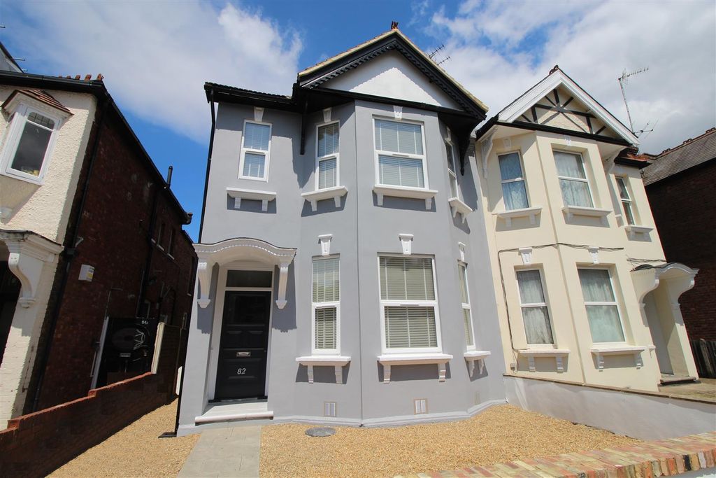 Property photo 2 of 12 External