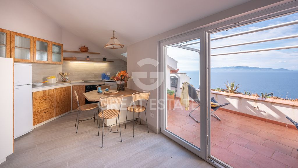 Property photo 2 of 38 Interiors