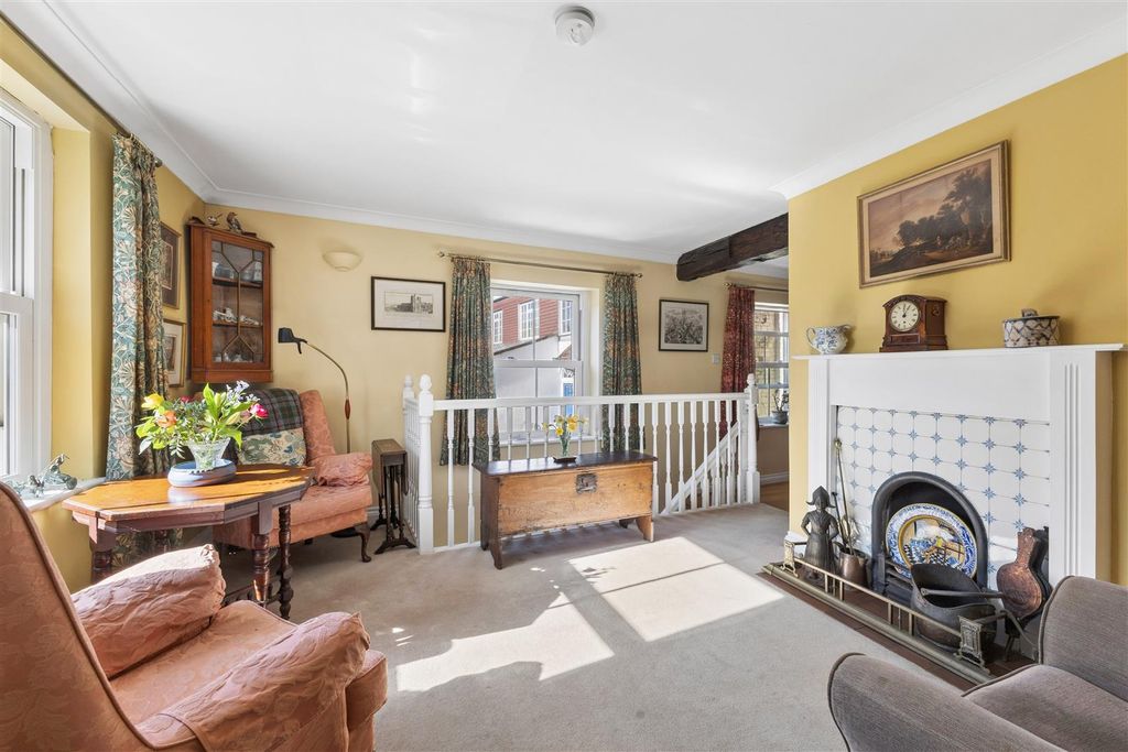 Property photo 2 of 16 Sitting Room