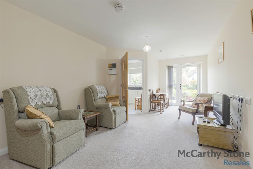Property photo 3 of 21 8688907-Interior13.Jpg