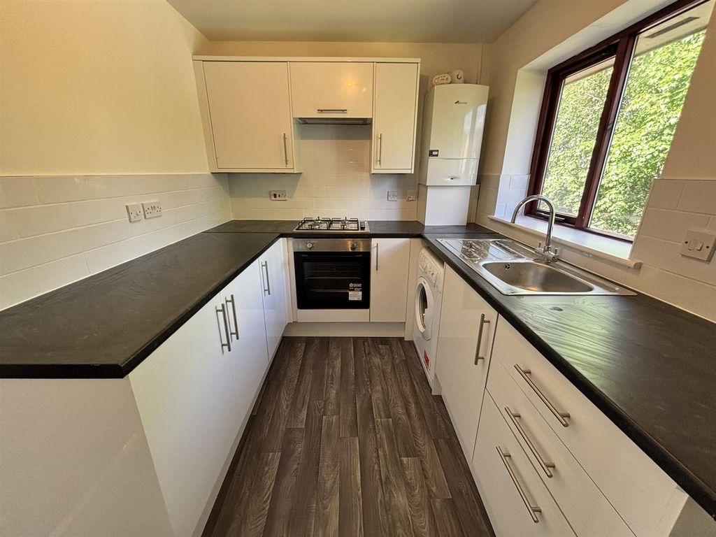 Property photo 3 of 14 Kitchen