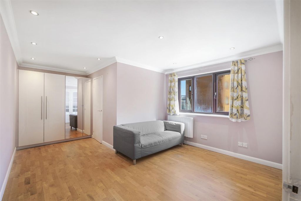 Property photo 1 of 10 Flat 22, Mcmillan Court - F7Xovda656Yvjqoqsw8A.Jpg