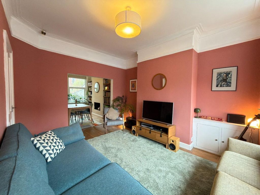 Property photo 3 of 27