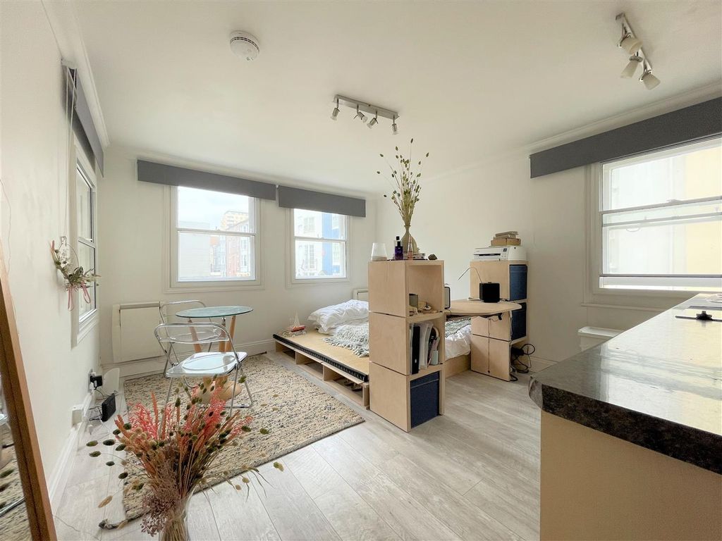 Property photo 3 of 7 Studio.Jpg