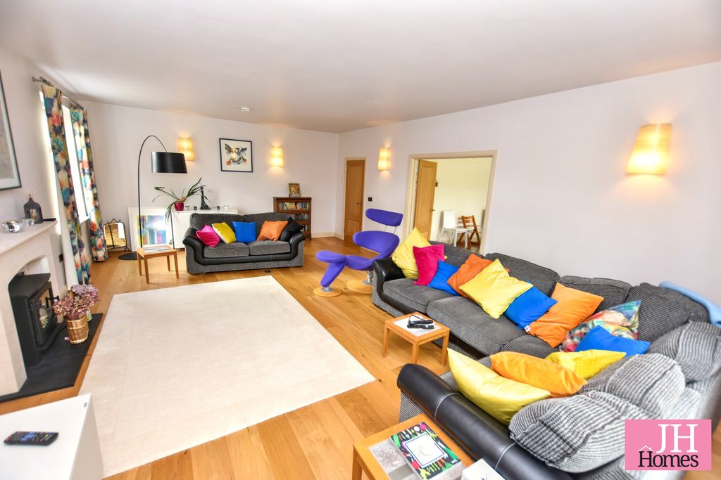 Property photo 3 of 55