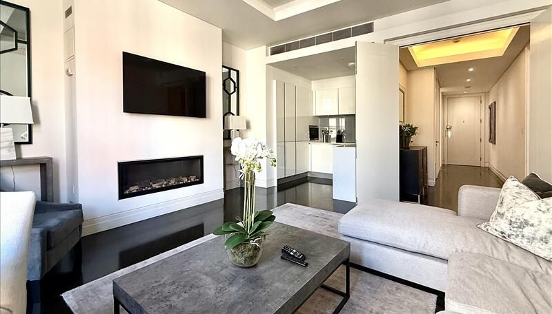 Property photo 1 of 11 Living Room