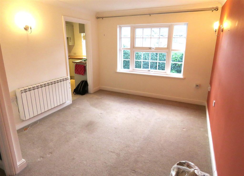 Property photo 2 of 9 Lounge Dining Room